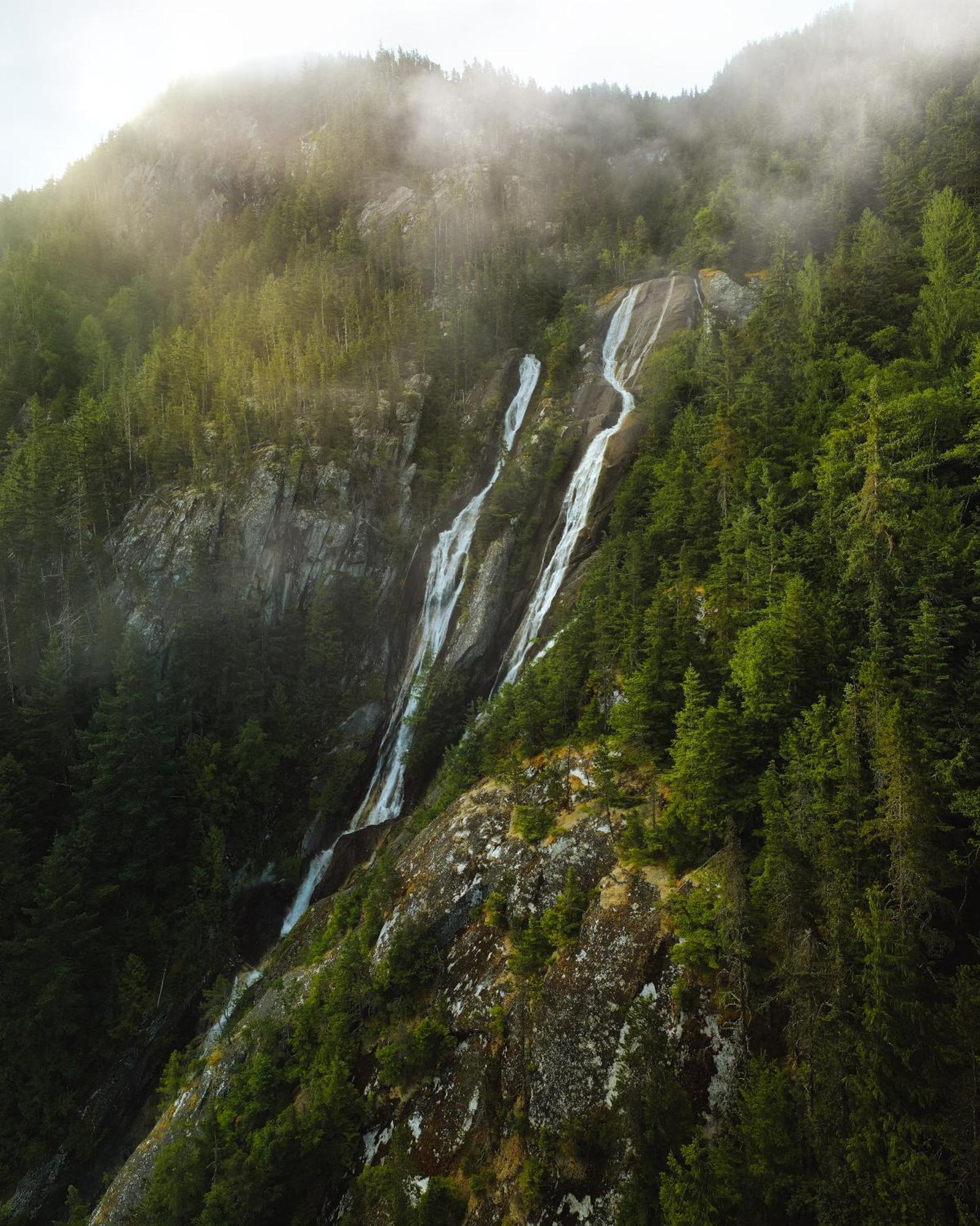 Bella Coola Grizzly Tours And Resort Hagensborg Exterior photo