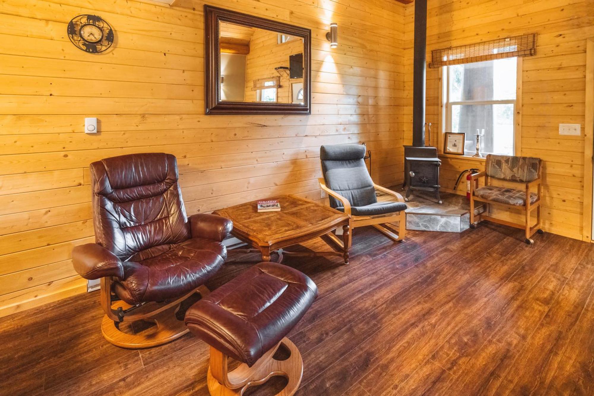 Bella Coola Grizzly Tours And Resort Hagensborg Exterior photo